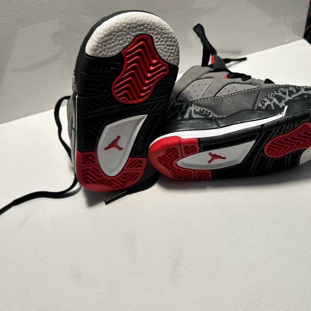 size 4c - Picture 3 of 5